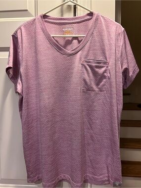 Ariat Short-Sleeve V-Neck Pocket Tee in Light Purple size XL